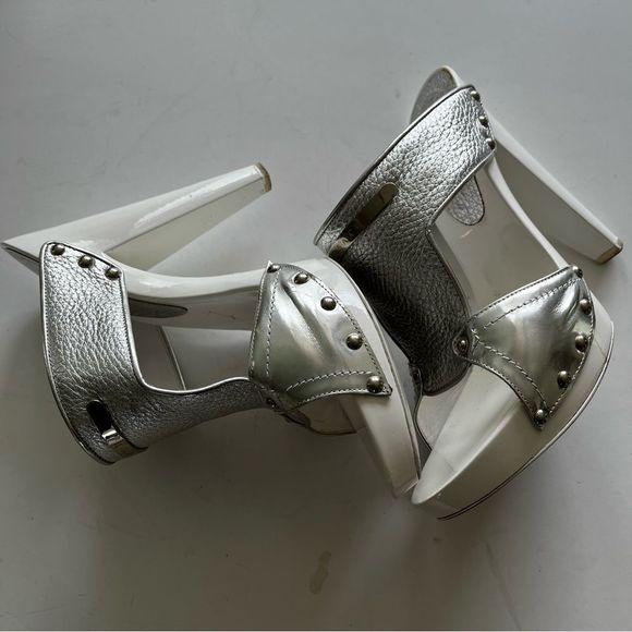 Gianni Versace Silver Leather White Slide Heels Italy 37 1/2 (US 7 1/2) EUC. - Picture 4 of 8